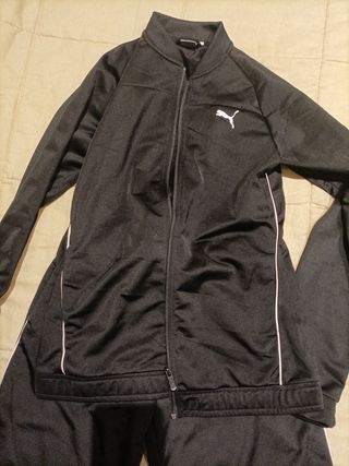 Chándal Puma negro. (Da poca talla)