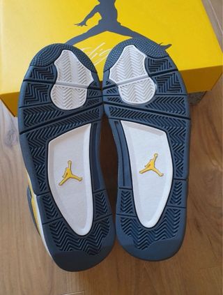 Jordan 4 Lightning