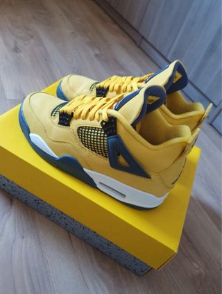 Jordan 4 Lightning