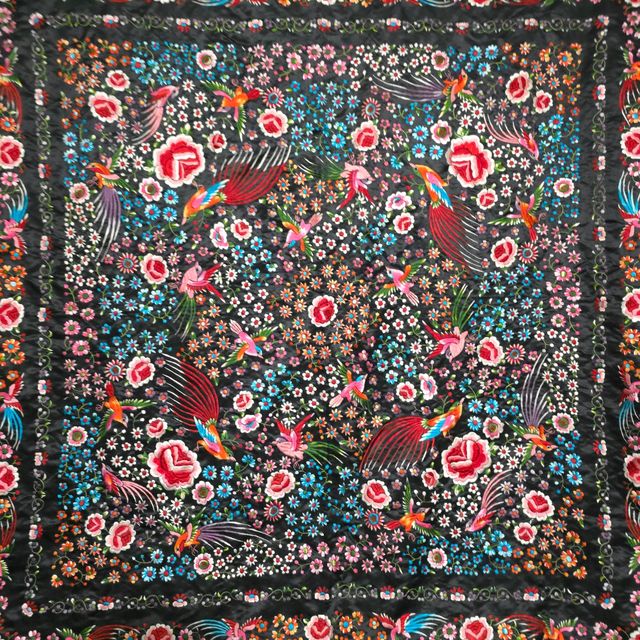 Mantón de Manila bordado a mano