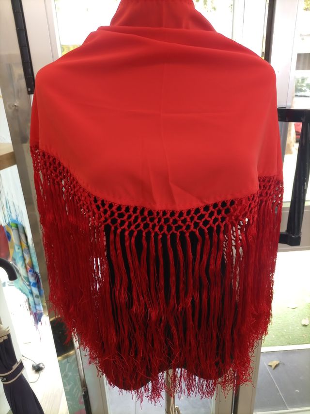 Manton flamenca flecos largos 