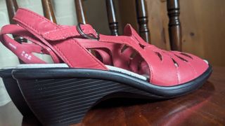 Sandalias estilo vintage de cuero rojo más calient