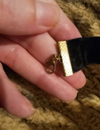 Gargantilla Gótica de Terciopel y Broche Vintage