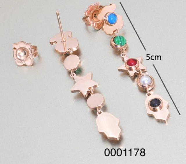 Pendientes asimétricos dorados