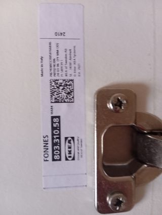 Puerta Fonnes Ikea sin usar con 2 bisagras