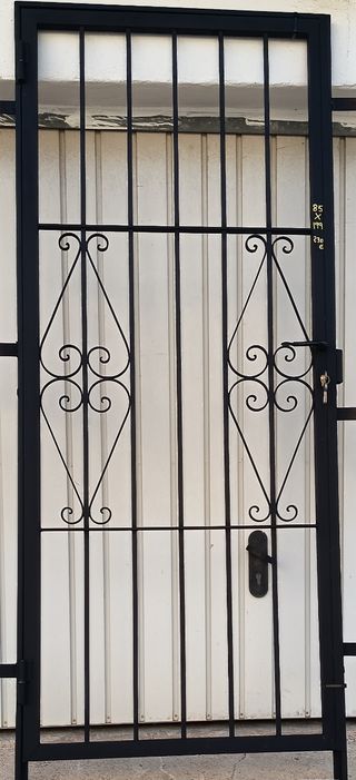 Puerta hierro 