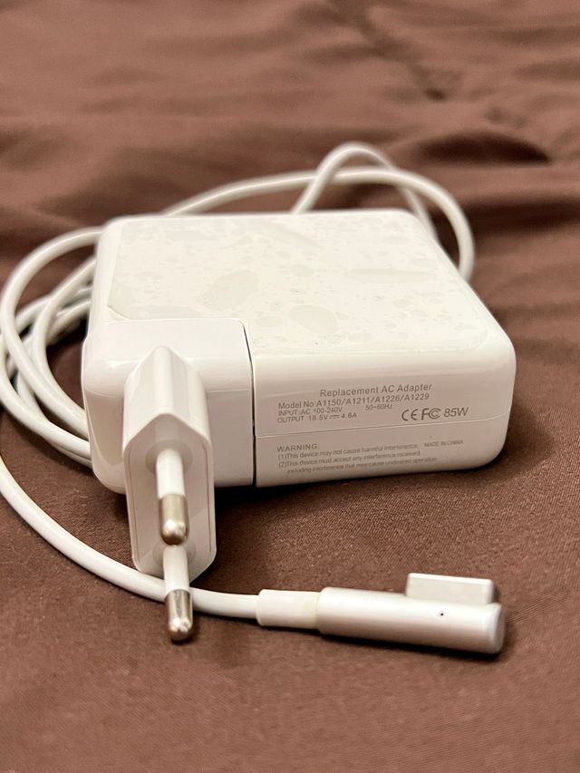 Cargador Macbook Pro 85W precio