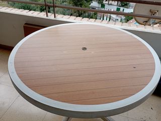 Mesa redonda exterior/interior- plástico