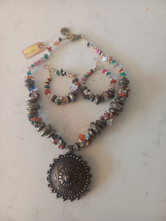 Collar y pendientes a estrenar