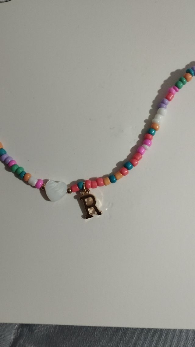 Cadena de bolitas de colores