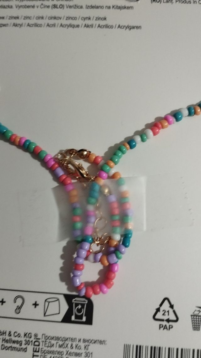 Cadena de bolitas de colores