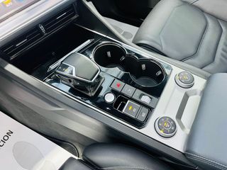 Volkswagen Touareg R-Line  3.0 TDI V6 231 CV 4Motion