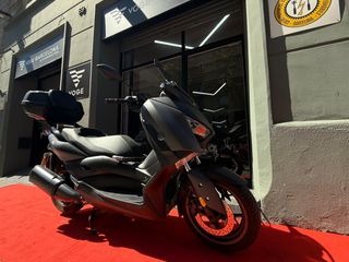 YAMAHA XMAX 300