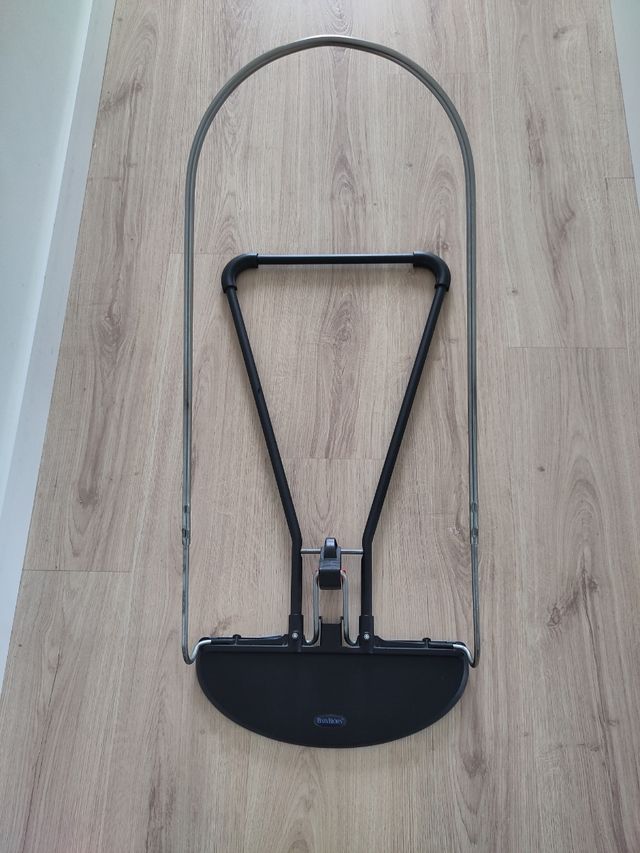 Hamaca BabyBjorn con juguete de madera