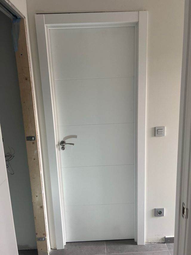 INSTALADOR DE PUERTAS (697187224)