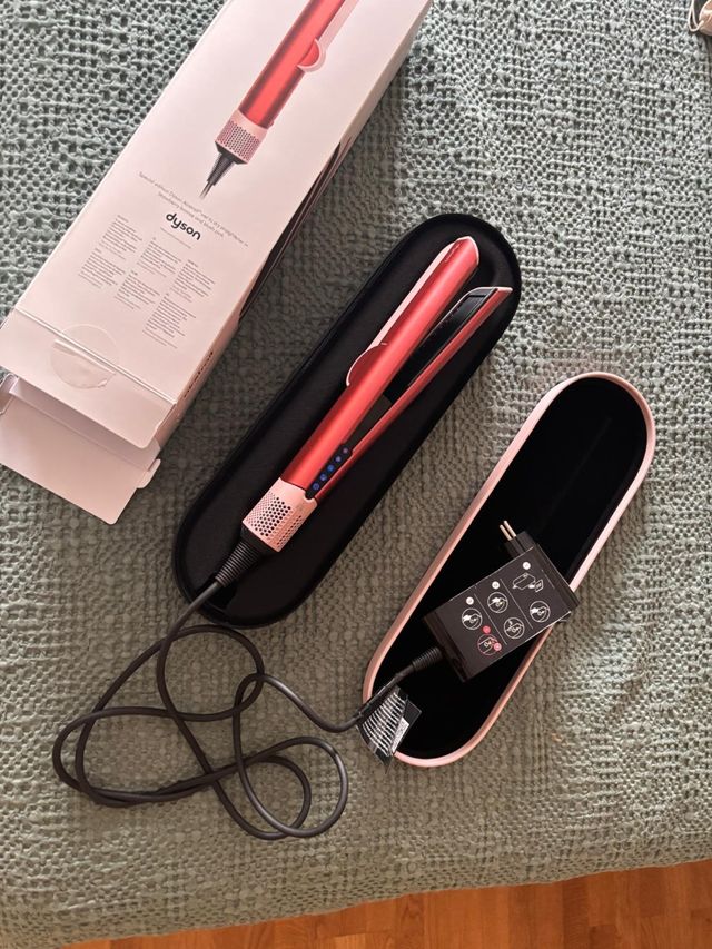 Dyson Airstrait Especial Edition.