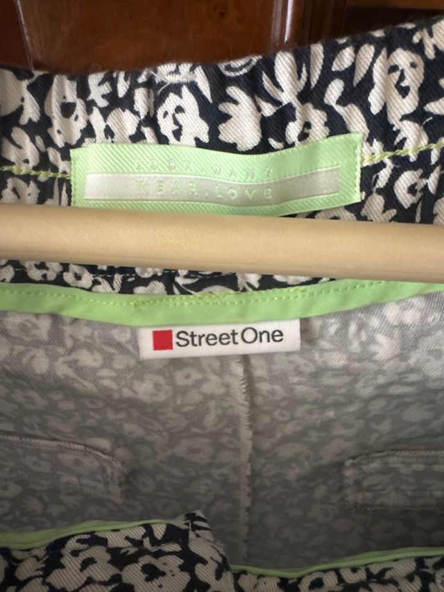 Pantalone pinocchietto