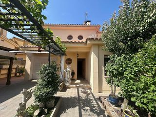 Chalet en venta en Els Grecs - Mas Oliva en Roses