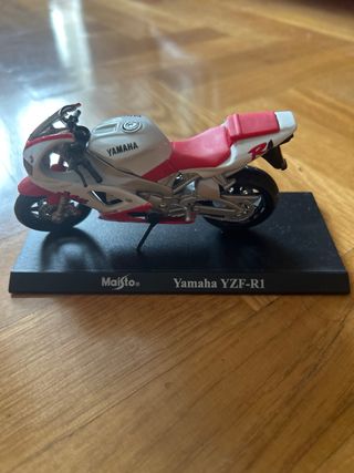Lote 8 Maquetas Motos Maisto escala 1:18