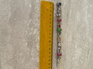 Pulsera original de pandora con 14 charms.