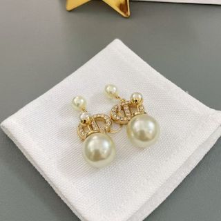 Pendientes de perlas Dior