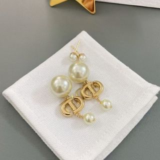 Pendientes de perlas Dior