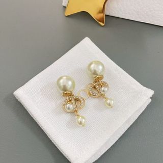 Pendientes de perlas Dior