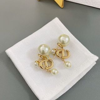Pendientes de perlas Dior