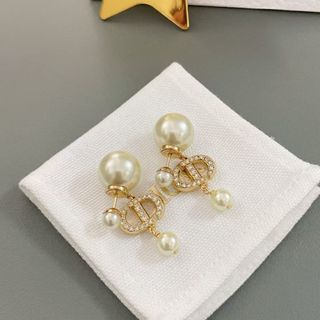 Pendientes de perlas Dior