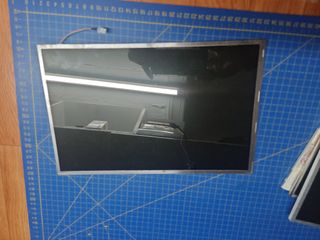 Se vende  2 pantallas portátil de 14 pulgadas