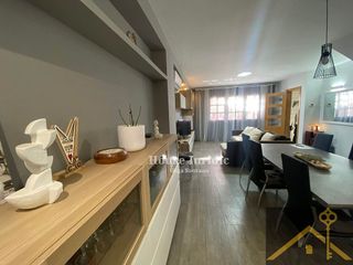 Casa pareada en venta en Els Molins en Mataró