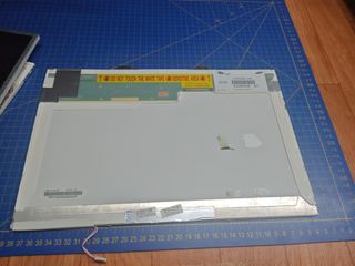Pantalla portátil Samsung gris
