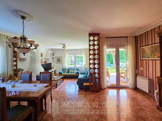 Chalet en venta en Canovelles