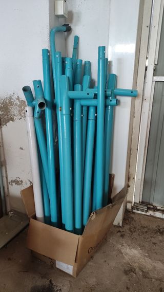 Estructura de piscina redonda.
Tubería,uniones .