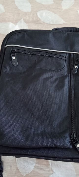 Maletín portátil Esselte - Negro