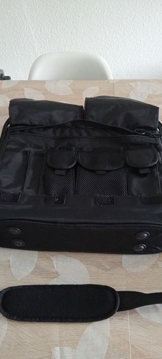 Maletín portátil Esselte - Negro