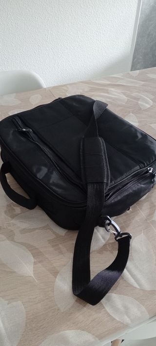 Maletín portátil Esselte - Negro