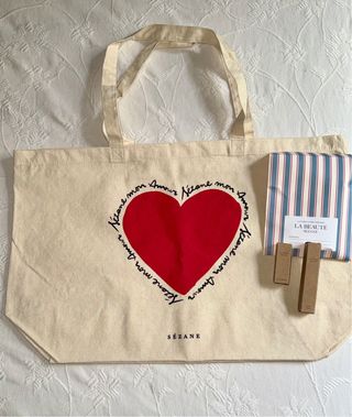 Sezane bolsa tote bag y pintalabios y mascara