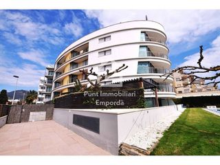 Piso en venta en Salatar en Roses