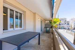 Piso en venta en Puerto Banús en Marbella