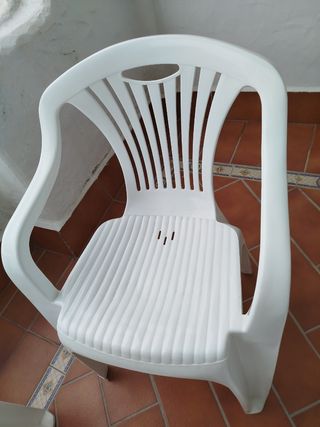 Mesa y 4 sillas