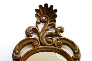 Espejo de pared barroco en nogal