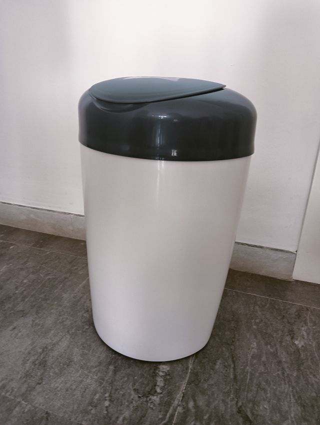 Contenedor de pañales Tommee Tippee