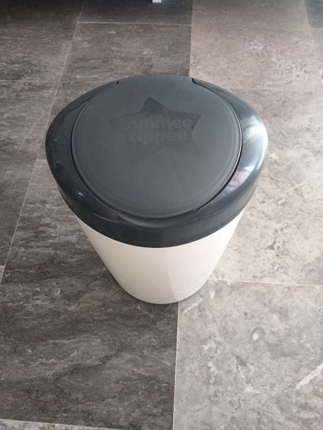 Contenedor de pañales Tommee Tippee