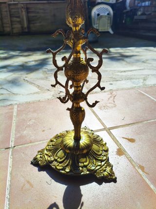 Mesita antigua mármol-metal dorada