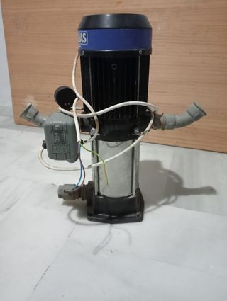 Bomba eléctrica vertical Elias Nova 20M