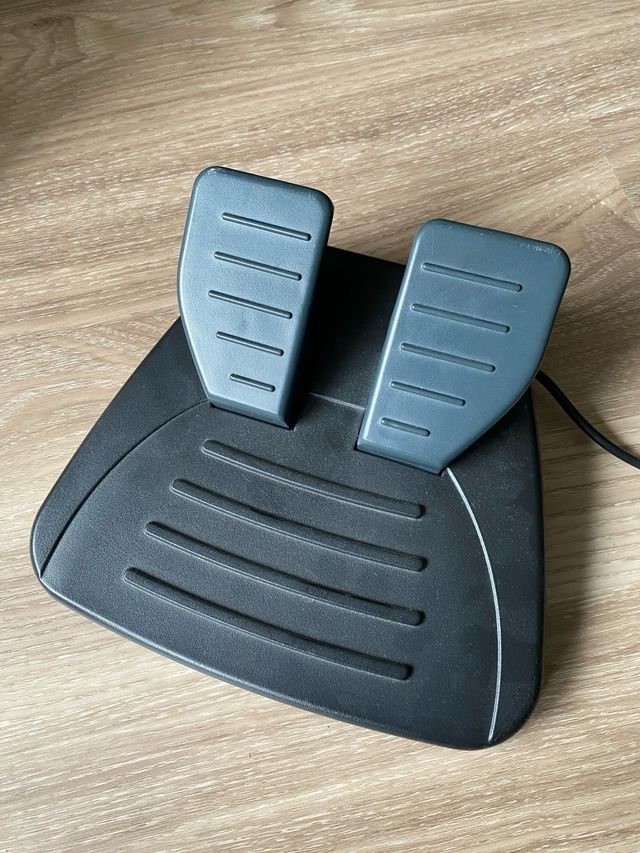 Trust Gaming Racing Wheel for PS2 with Pedals and Mount