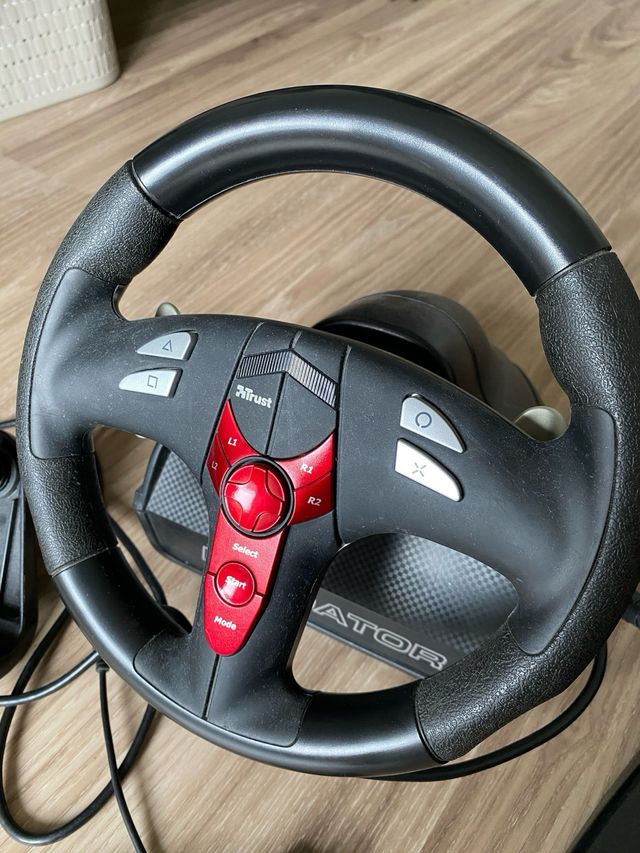 Trust Gaming Racing Wheel for PS2 with Pedals and Mount