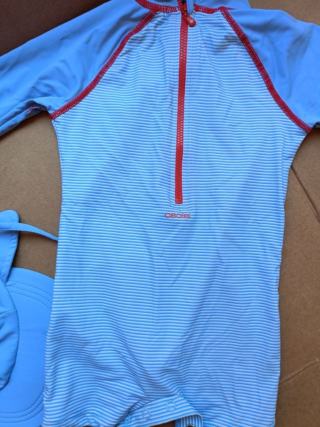 Bañador y gorrito protección UV