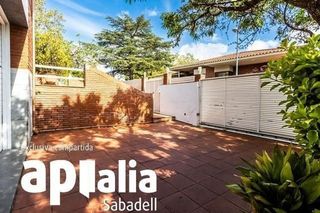 Chalet en venta en Castellarnau - Can Llong en Sabadell